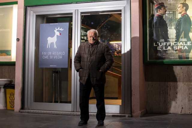 Bari, la storia di Michele: l'uomo che per 54 anni ha proiettato i film nel cinema Esedra